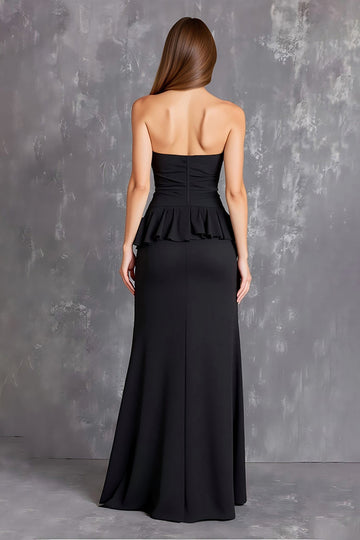 Robe longue formelle à volants sans bretelles noire avec fente